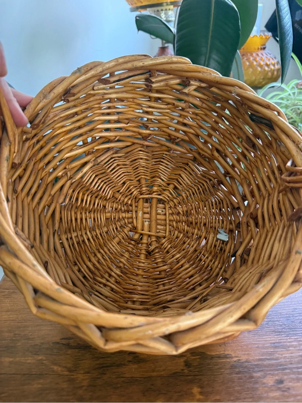 Woven Willow Basket with Handle - Natural Brown